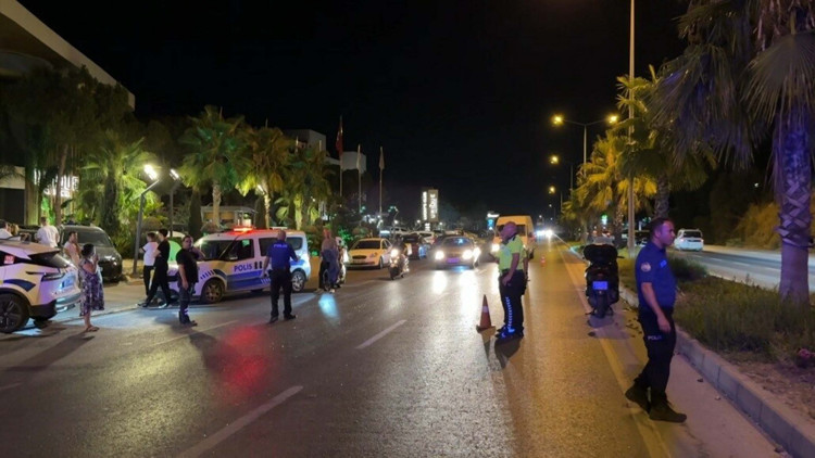 Alkollü sürücünün kullandığı otomobilin çarptığı yaya öldü Alkollü sürücünün kullandığı otomobilin çarptığı yaya öldü