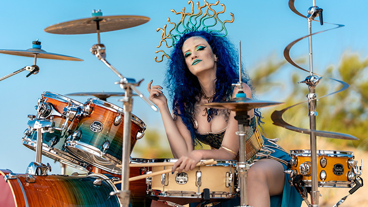 Leyan Senay Afterlife ile mitolojik yolculuğa çıkarıyor