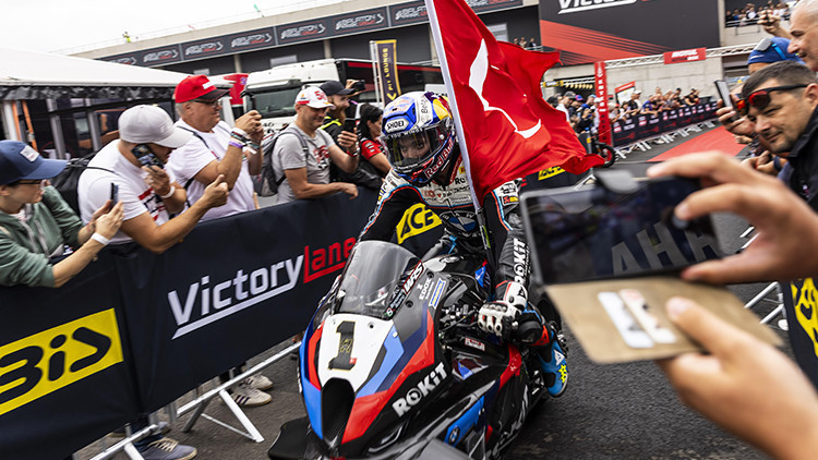 Toprak Razgatlıoğlu üst üste 9. kez kazandı