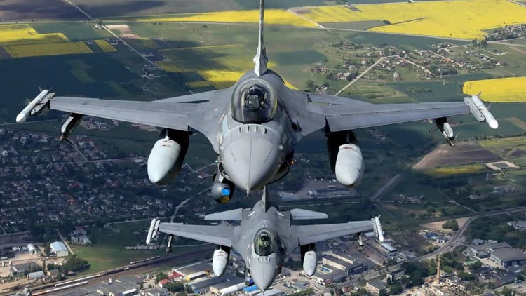 Rusya gece saldırdı: NATO harekete geçti... Saldırı sırasında jetler havalandı