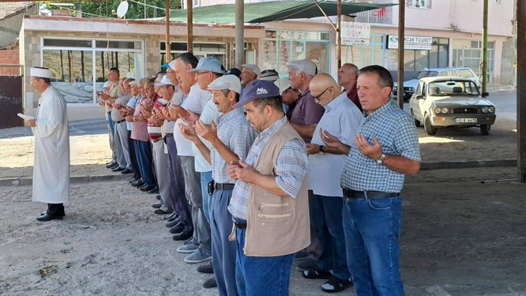 Manisa Selendide 3 gün süren yağmur duası