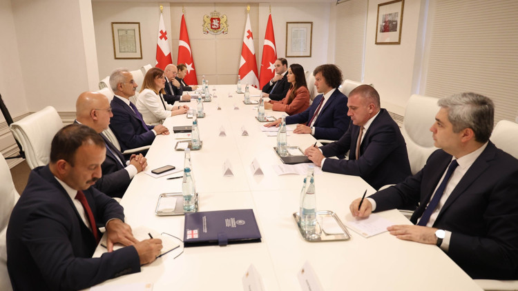 Türkiye-Gürcistan Hükümetlerarası Karma Ekonomik Komisyonu 6. Dönem Toplantısı Tifliste yapıldı Türkiye-Gürcistan Hükümetlerarası Karma Ekonomik Komisyonu 6. Dönem Toplantısı Tifliste yapıldı