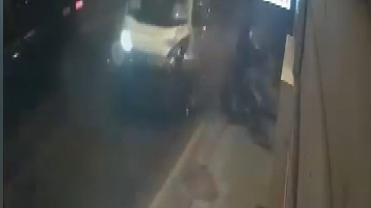 İstanbul - Beykozda hatalı sollama yapan minibüsün çarptığı motosikletin sürücüsü hayatını kaybetti