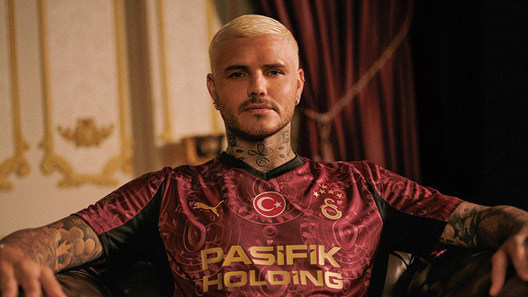 Galatasaray’ın yeni forması görücüye çıktı: “Gücü tarihinden” Galatasaray’ın yeni forması görücüye çıktı: “Gücü tarihinden”