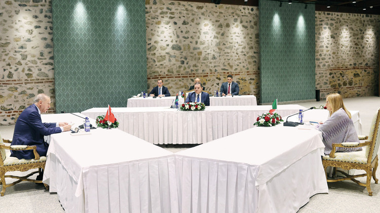 Üçlü zirve Komşu’yu korkuttu: Meloni Atina’ya sırtını döndü Üçlü zirve Komşu’yu korkuttu: Meloni Atina’ya sırtını döndü