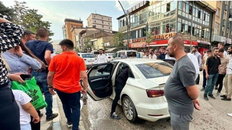 Yoldan geçen doktor 1 yaşındaki bebeğin hayatını kurtardı Yoldan geçen doktor 1 yaşındaki bebeğin hayatını kurtardı