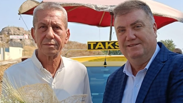 İzmirdeki 45 yıllık taksici herkesin takdirini topluyor Tek bir gün dahi başına gelmedi