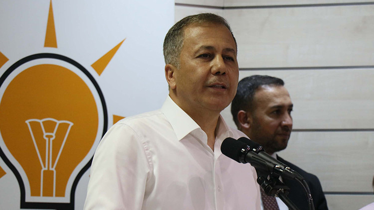 Bakan Yerlikaya: Bu komisyon Terörsüz Türkiye hedefimiz yolunda atılmış tarihi bir adım Bakan Yerlikaya: Bu komisyon Terörsüz Türkiye hedefimiz yolunda atılmış tarihi bir adım