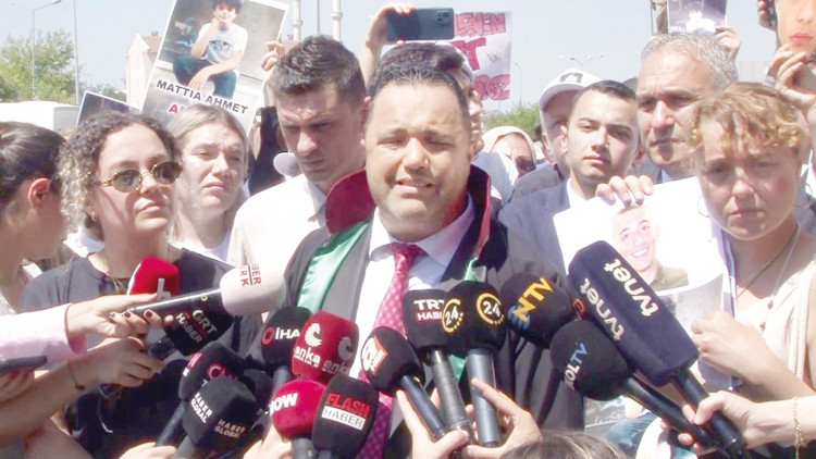 Ünlü avukata 3 suçtan gözaltı... FETÖ’ye yardım, rüşvet ve casuslukla suçlanıyor Ünlü avukata 3 suçtan gözaltı... FETÖ’ye yardım, rüşvet ve casuslukla suçlanıyor