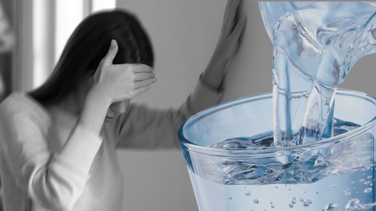 Sağlıklı alışkanlığı onu hastanelik etti Günde tam sekiz litre içiyordu, en sonunda zehirlendi