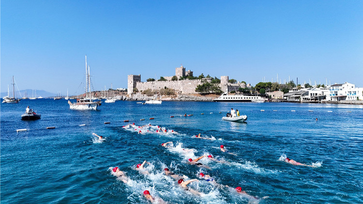 Bodrumda Sağlığa Kulaç At etkinliği düzenlendi Bodrumda Sağlığa Kulaç At etkinliği düzenlendi