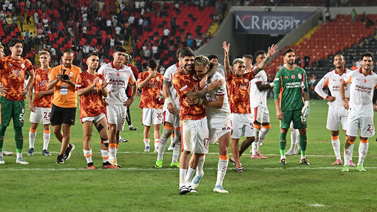 Hürriyet: Şampiyon Galatasaray, taraftarıyla buluşuyor