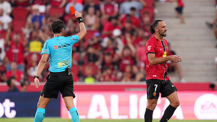 Her şey 6 dakikada gerçekleşti: Barcelonaya karşı 9 kişi kaldılar Vedat Muriqi şoku...