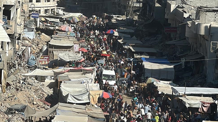 İsrailin Gazzeye saldırılarında en az 33 Filistinli katledildi