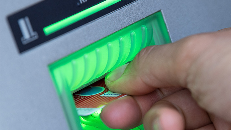 Banka hesabi aidatları cep yakıyor Banka hesabi aidatları cep yakıyor