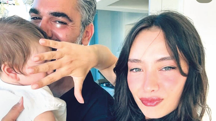 Neslihan Atagülden ilk aile pozu