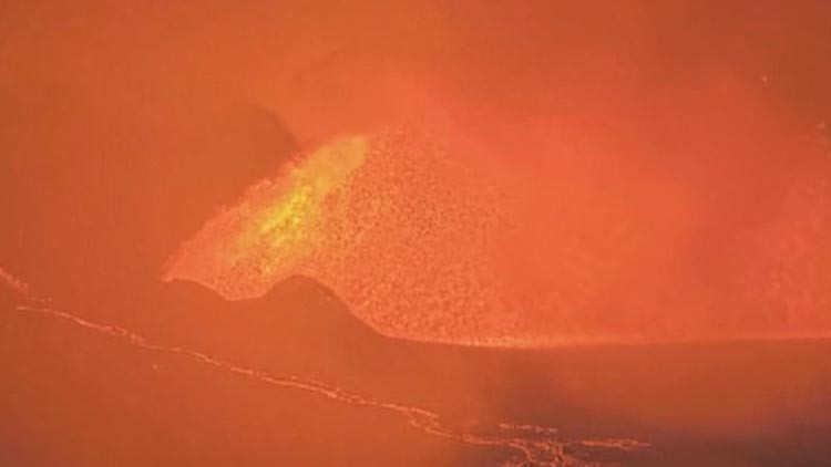 Kilauea Yanardağı patladı: Lavlar gökyüzüne yükseldi Kilauea Yanardağı patladı: Lavlar gökyüzüne yükseldi