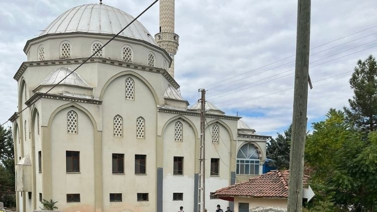Kahreden olay Cami kubbesinden düşüp hayatını kaybetti