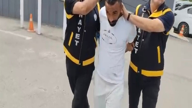 Parkta eşi Sevgi’yi 9 yerinden bıçaklayarak öldüren şüpheli, tutuklandı