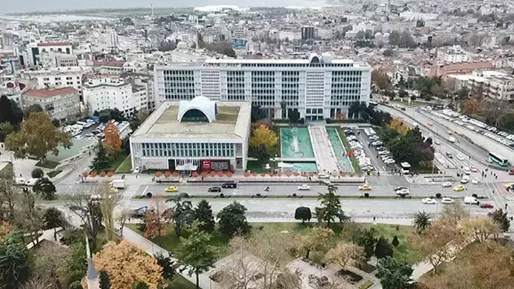İBBye yolsuzluk soruşturmasında iki isim için kırmızı bülten | Başsavcı Akın Gürlekten iddianameyle ilgili açıklama
