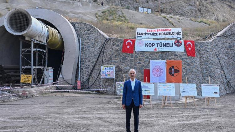 55 dakikalık yol 15 dakikaya düşecek Bakan Uraloğlu tarih verdi
