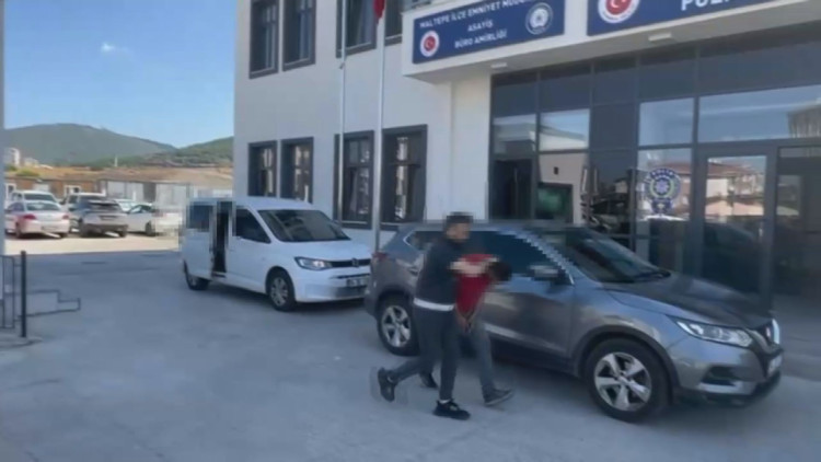 İstanbul - Maltepede ormanda yangına sebep olan 2 kişi gözaltına alındı