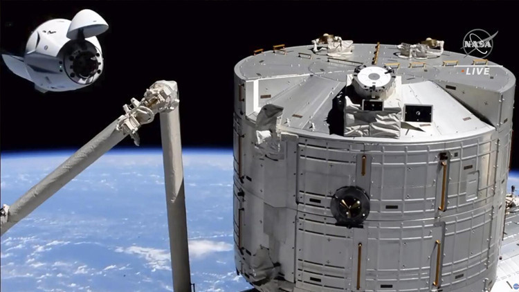 SpaceXin Dragon kapsülü, Uluslararası Uzay İstasyonunun yörüngesini yükseltti SpaceXin Dragon kapsülü, Uluslararası Uzay İstasyonunun yörüngesini yükseltti