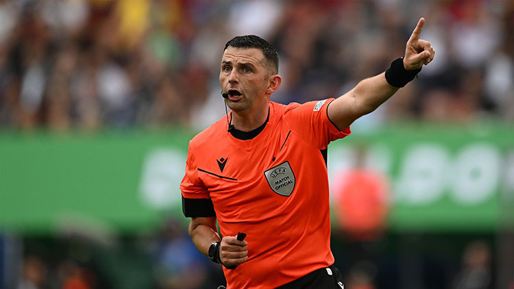 Türkiye - İspanya maçının hakemi belli oldu Türkiye - İspanya maçının hakemi belli oldu