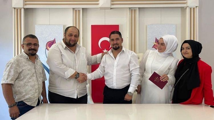 Nikahlarına otobüs şoförü yetiştirdi, şoförü nikah şahidi yaptılar