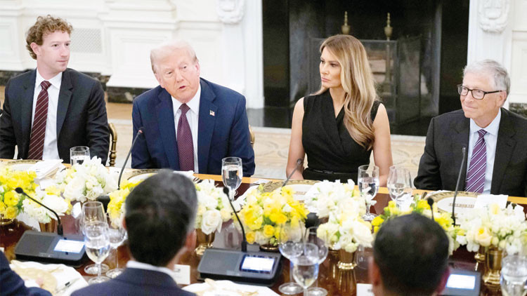 ‘Teknoloji patronları Trump’ı övgüye boğdu... Musk ‘out’ Zuckerberg ‘in’ ‘Teknoloji patronları Trump’ı övgüye boğdu... Musk ‘out’ Zuckerberg ‘in’