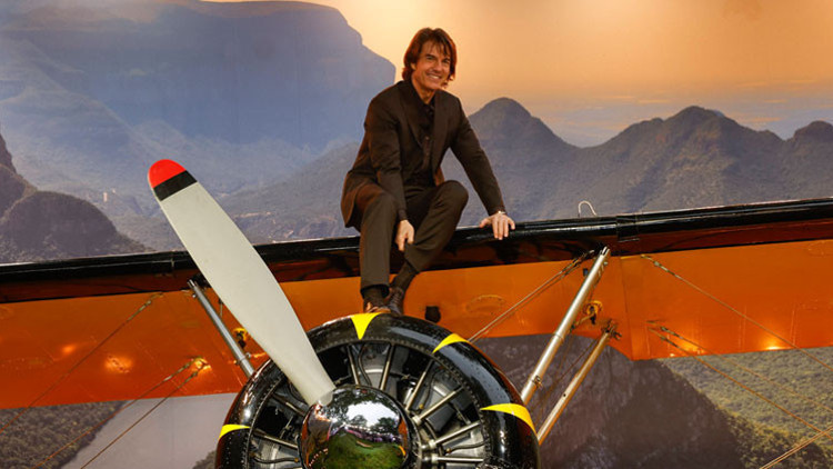 Gökyüzünde kanatsız uçmak ona yetmedi... Gözünü daha yükseğe dikti: Uzayda sevişme sahnesi çekmek istiyor