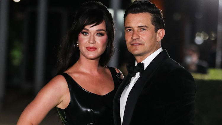 Altı yıl nişanlı kalıp evlenemeden ayrılmışlardı... Biten ilişkisi hakkında ilk kez konuştu Altı yıl nişanlı kalıp evlenemeden ayrılmışlardı... Biten ilişkisi hakkında ilk kez konuştu