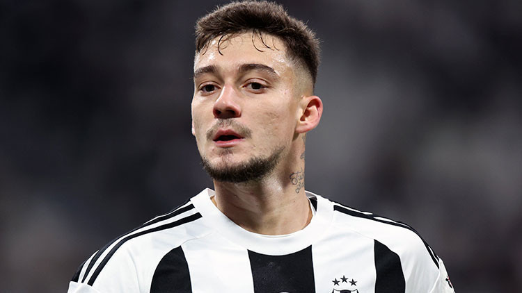 Trabzonspor, Beşiktaşlı Muçi’nin transferini KAP’a bildirdi