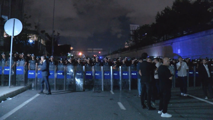 CHP İstanbul İl Başkanlığı önünde protesto... Bakan Tunç: Soruşturma başlatıldı