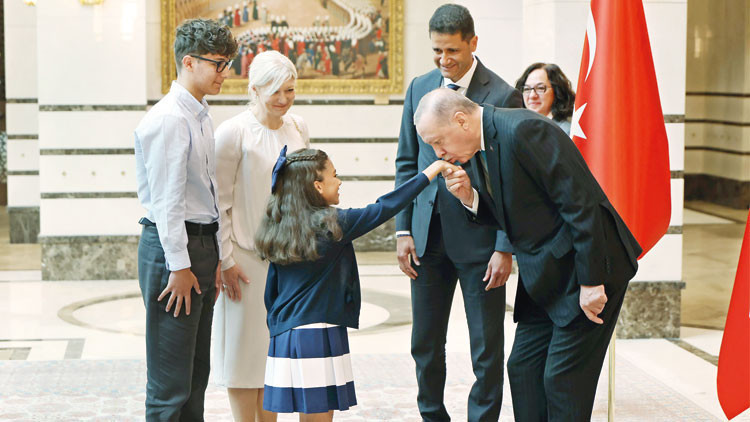 Büyükelçilerden Erdoğan’a güven mektubu