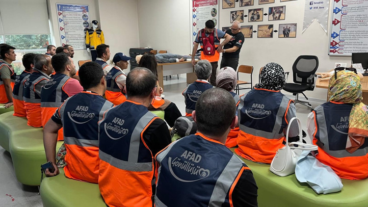 Bursa’da ‘Destek AFAD Gönüllüleri Buluşma Programı’ gerçekleştirildi Bursa’da ‘Destek AFAD Gönüllüleri Buluşma Programı’ gerçekleştirildi