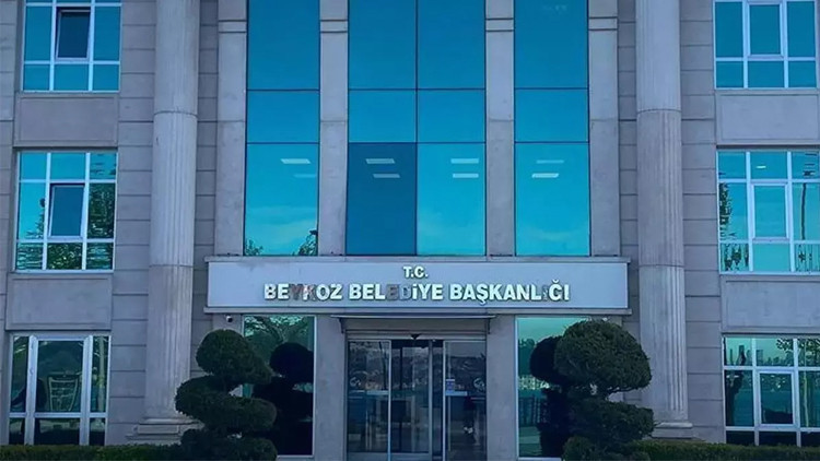 Beykozda CHPli iki meclis üyesi partilerinden istifa etti