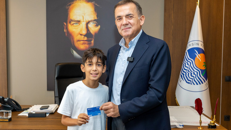 Başkan Özyiğit, minik çevreci ile buluştu Başkan Özyiğit, minik çevreci ile buluştu