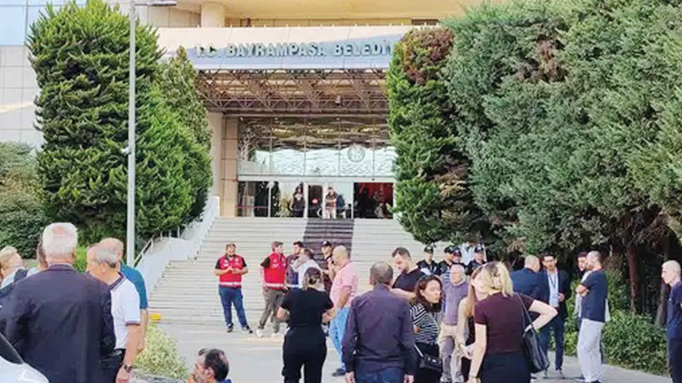 Bayrampaşa’ya ‘yolsuzluk’ operasyonu... CHP’li Başkan dahil 48 gözaltı kararı Bayrampaşa’ya ‘yolsuzluk’ operasyonu... CHP’li Başkan dahil 48 gözaltı kararı