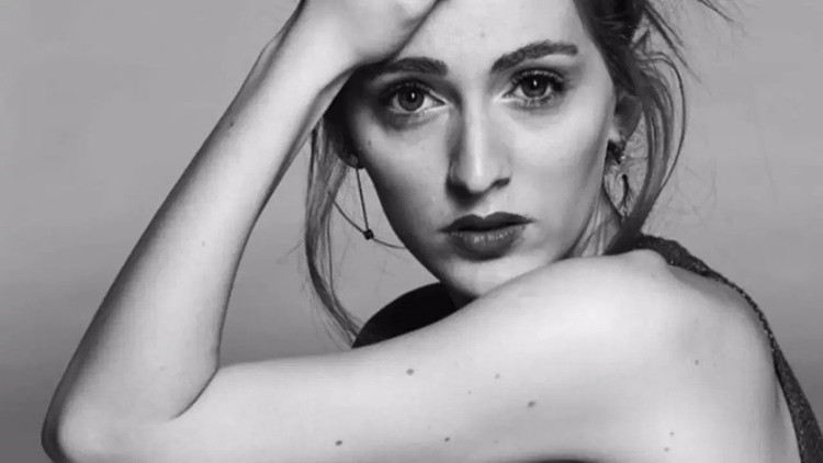 Senarist Merve Göntem gözaltına alındı