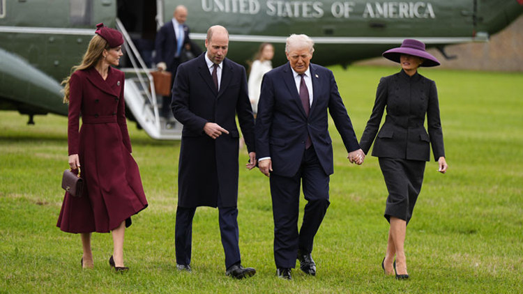 Kocası elini tutsun diye bekledi... Çantasıyla baş başa kaldı