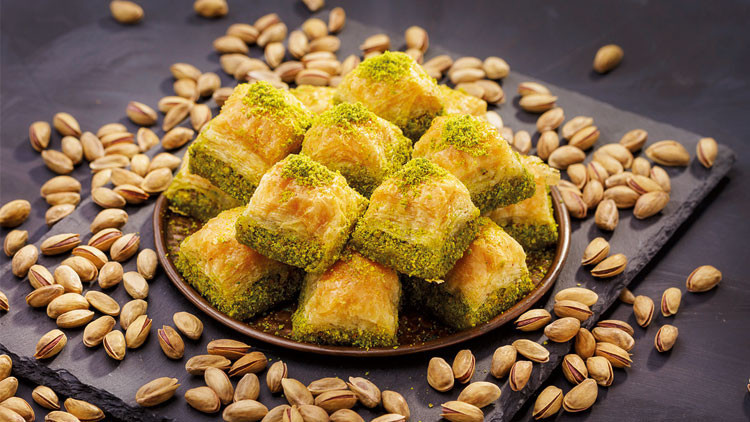 Fıstık dondu baklava ısındı