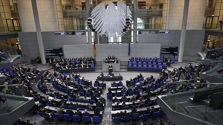 Berlin’de Filistin’e yardım sancısı