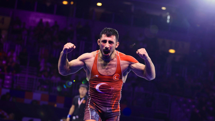 Ahmet Yılmazdan Dünya Güreş Şampiyonasında bronz madalya