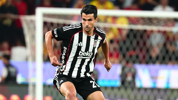 Necip Uysal 495 gün sonra ilk 11de Necip Uysal 495 gün sonra ilk 11de