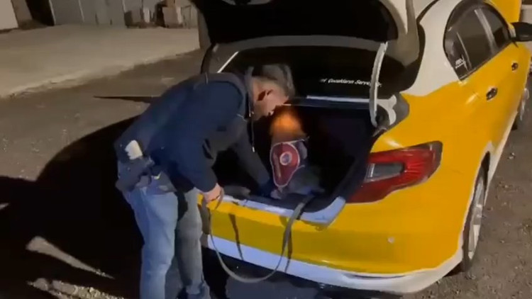 Tunceli’de taksideki uyuşturucuyu ‘Ayar’ buldu; 2 tutuklama