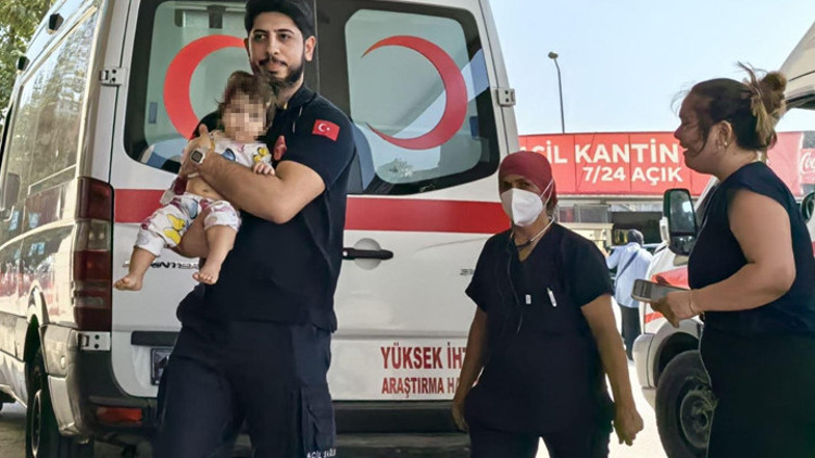 Evlerinde Maraş otu yutan 1 yaşındaki Elisa, tedaviye alındı