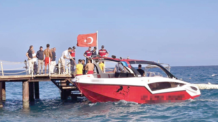 Yüzerken can verdi... Rus turist tekne kurbanı Yüzerken can verdi... Rus turist tekne kurbanı