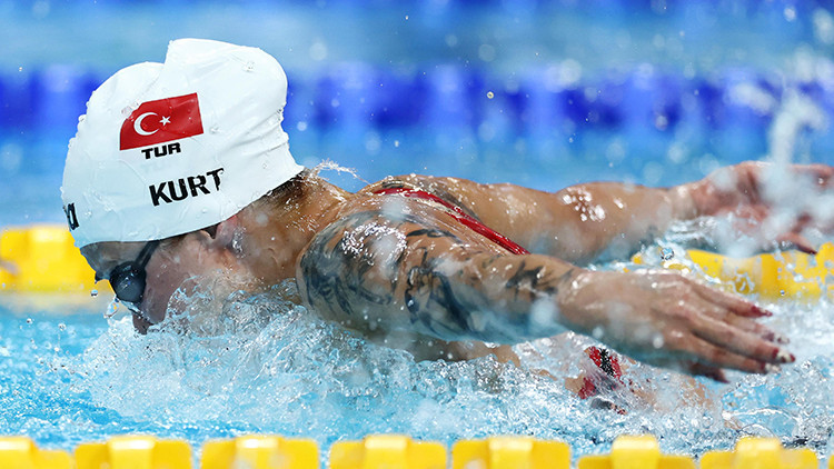 Milli para yüzücü Defne Kurttan 5. dünya şampiyonluğu