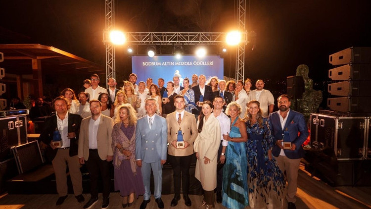 Bodrum Altın Mozole ödülleri sahiplerini buldu Bodrum Altın Mozole ödülleri sahiplerini buldu